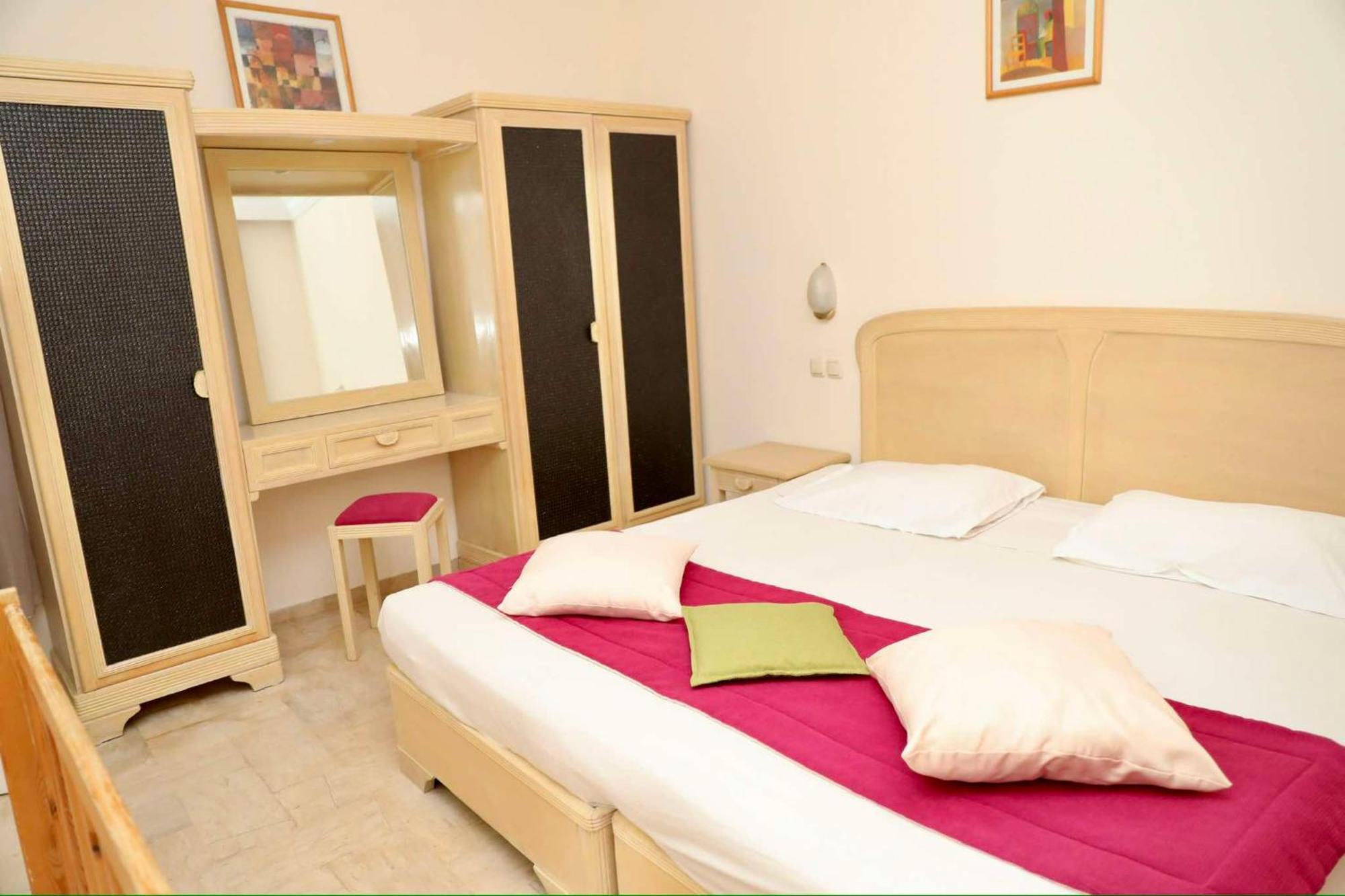 Appart Hotel Rodes Mezraia Екстер'єр фото